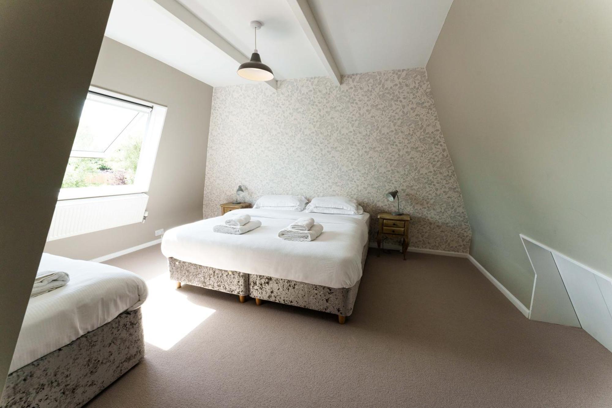 Villa Vineyard Oast Sleeps 25 Wavehorne Esterno foto