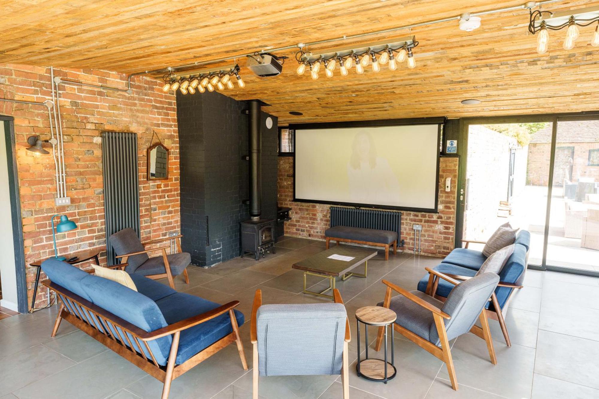 Villa Vineyard Oast Sleeps 25 Wavehorne Esterno foto