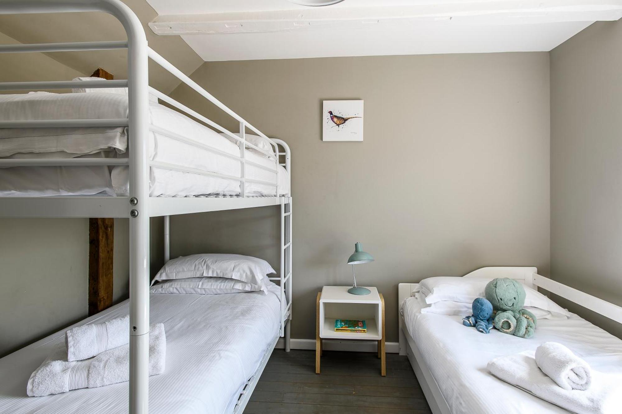 Villa Vineyard Oast Sleeps 25 Wavehorne Esterno foto