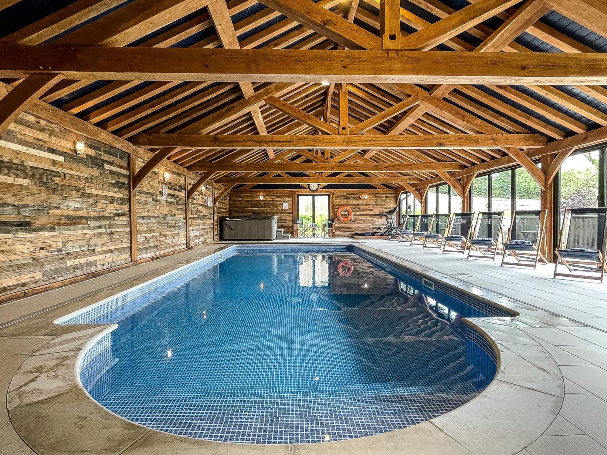 Villa Vineyard Oast Sleeps 25 Wavehorne Esterno foto