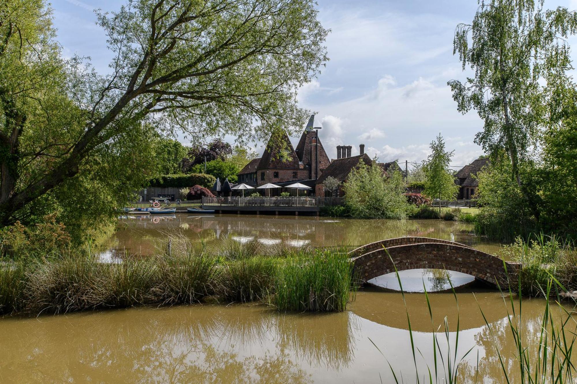 Villa Vineyard Oast Sleeps 25 Wavehorne Esterno foto