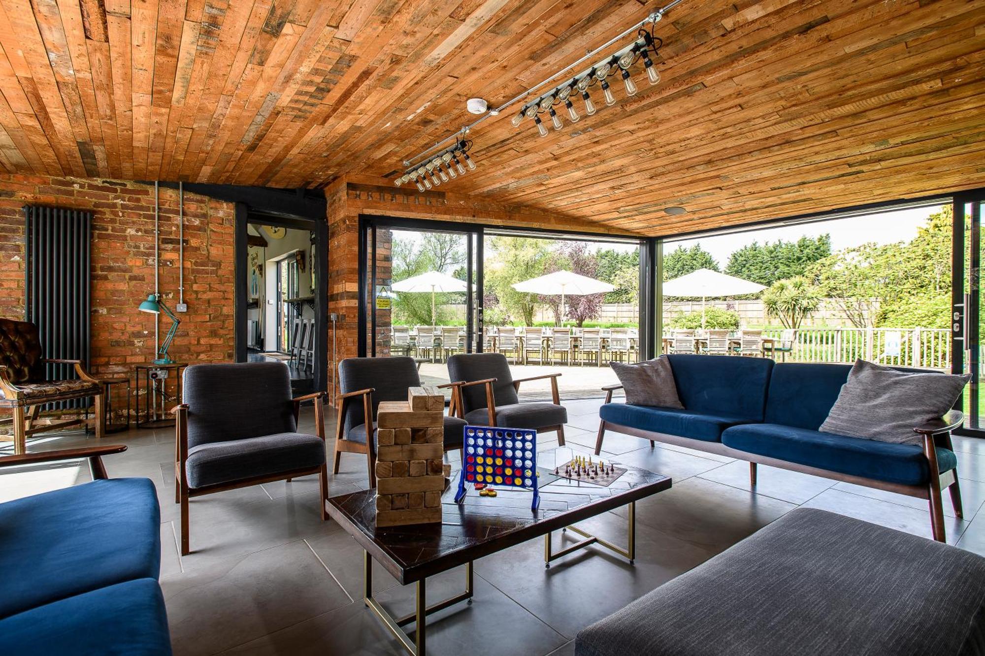 Villa Vineyard Oast Sleeps 25 Wavehorne Esterno foto